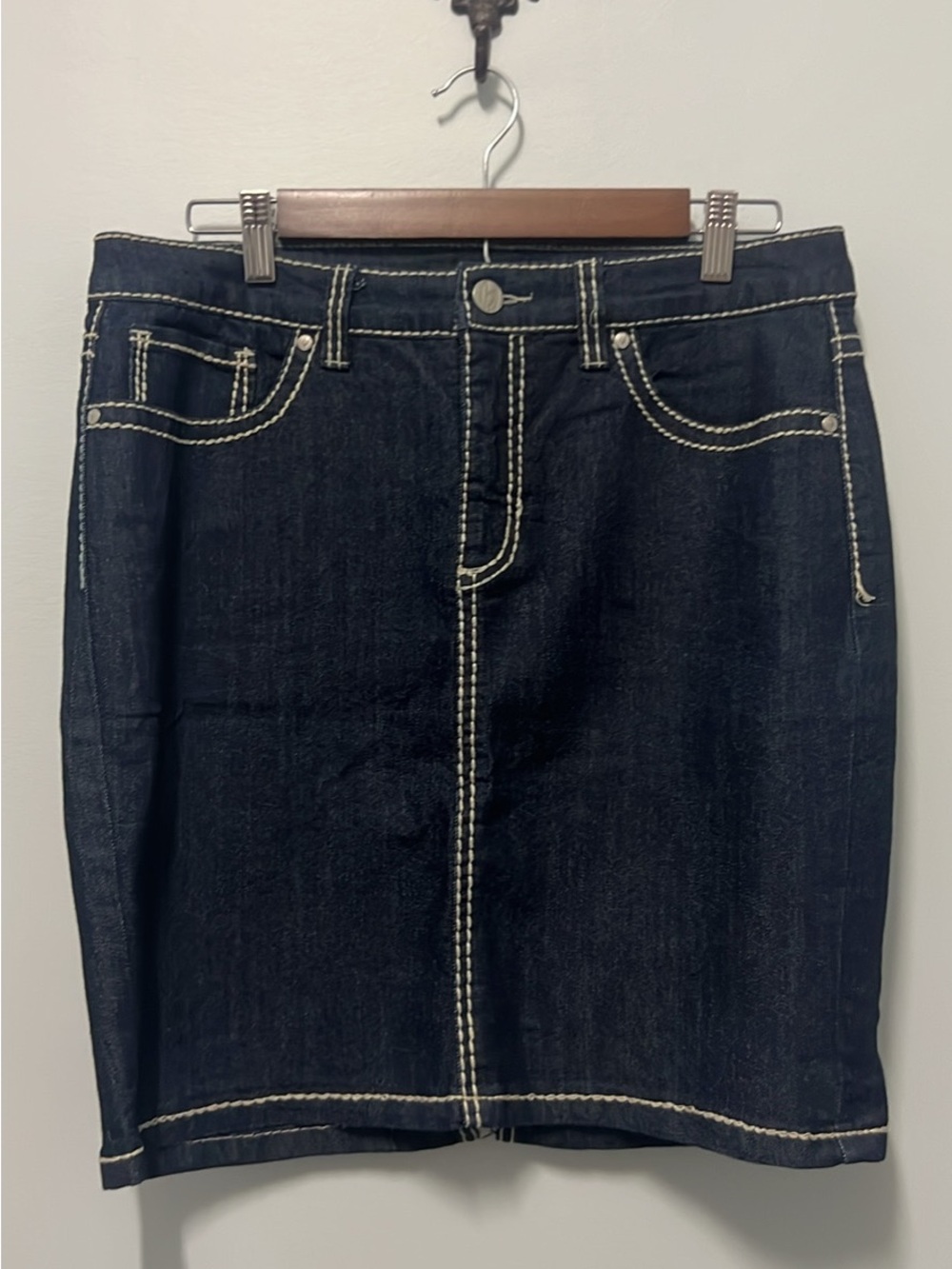 Nine West Dark Blue Denim Pencil Skirt with Contrast Stitching Size 6
